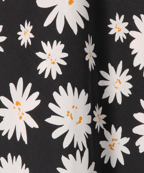 TOMORROWLAND (トゥモローランド)の「マーガレットプリント キャミソールワンピース(ワンピース・レディース・ブラック系その他・36)」の5枚目の写真