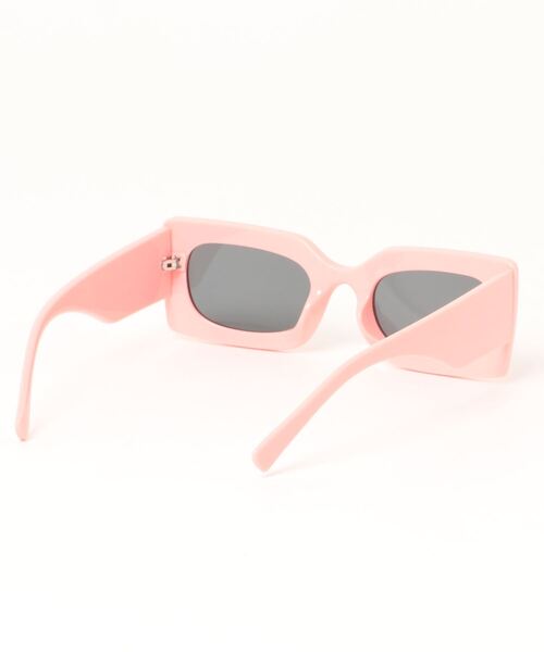 SPINNS（スピンズ）の「カラーフレームスクエアサングラス（サングラス・メンズ・ブラック×ブラック/ブラック系その他/グリーン系その他/ピンク系その他・ONESIZE）」の6枚目の写真