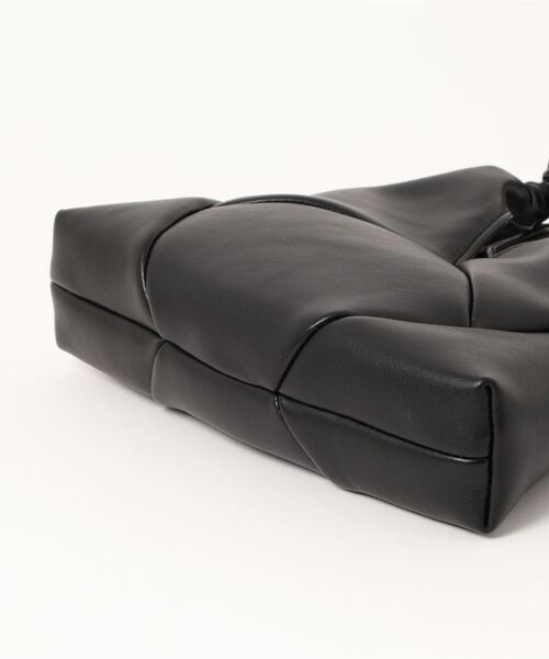 Riberry（リベリー）の「トライアングルミニバッグ（ショルダーバッグ・レディース・ホワイト/ブラック/シルバー/オフホワイト/ダークブラウン/アンティークゴールド・FREE）」の9枚目の写真