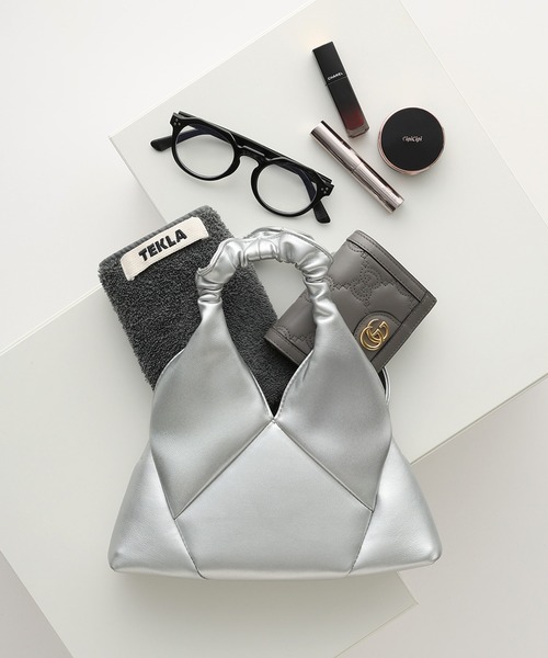 Riberry（リベリー）の「トライアングルミニバッグ（ショルダーバッグ・レディース・ホワイト/ブラック/シルバー/オフホワイト/ダークブラウン/アンティークゴールド・FREE）」の18枚目の写真