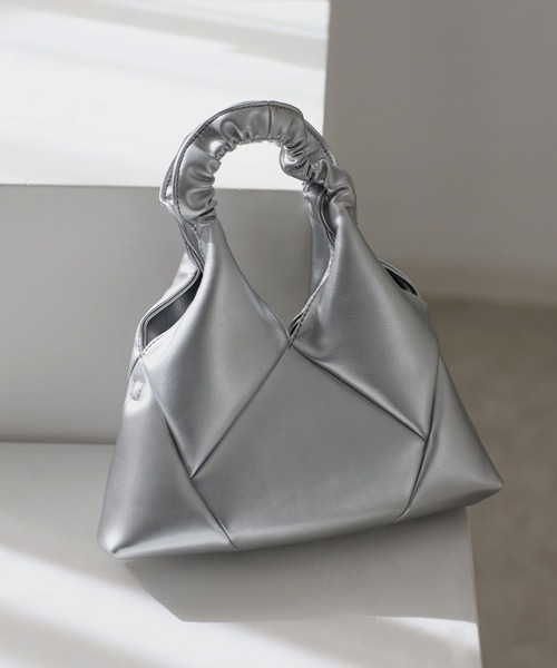 Riberry（リベリー）の「トライアングルミニバッグ（ショルダーバッグ・レディース・ホワイト/ブラック/シルバー/オフホワイト/ダークブラウン/アンティークゴールド・FREE）」の7枚目の写真