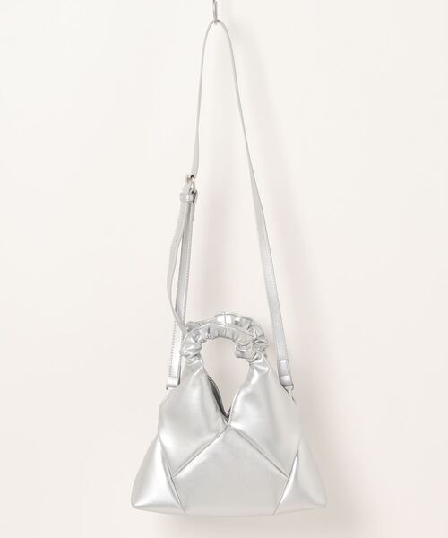 Riberry（リベリー）の「トライアングルミニバッグ（ショルダーバッグ・レディース・ホワイト/ブラック/シルバー/オフホワイト/ダークブラウン/アンティークゴールド・FREE）」の11枚目の写真