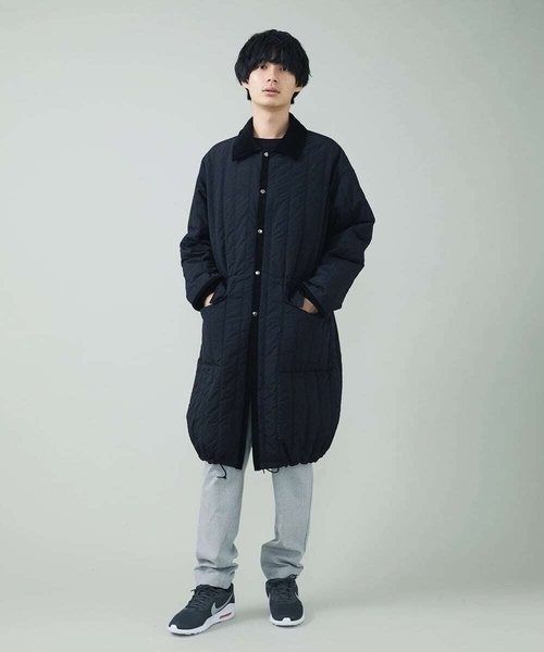 a.v.v（アーヴェヴェ）の「縦キルトワイドシルエットコート（その他アウター・メンズ・アイボリー/ブラック・46/48）」の4枚目の写真