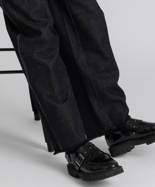 ONCILY（オンシェリー）の「CUT OFF SEMI WIDE DENIM PANTS / カットオフセミワイドデニムパンツ（デニムパンツ・メンズ・ブラック/ブルー・MEDIUM/SMALL/LARGE）」の17枚目の写真