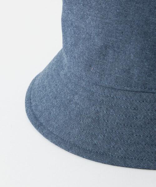 green label relaxing（グリーンレーベルリラクシング）の「シャンブレー HAT バケット ハット（ハット・メンズ・ダークグレー/ロイヤルブルー・FREE）」の6枚目の写真