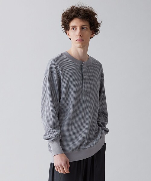 UNFILO(アンフィーロ)の「イージーケア ワッフル ヘンリーネック(Tシャツ/カットソー・メンズ・ライトグレー系/ブラック系・X-LARGE/LARGE/MEDIUM/SMALL)」の1枚目の写真