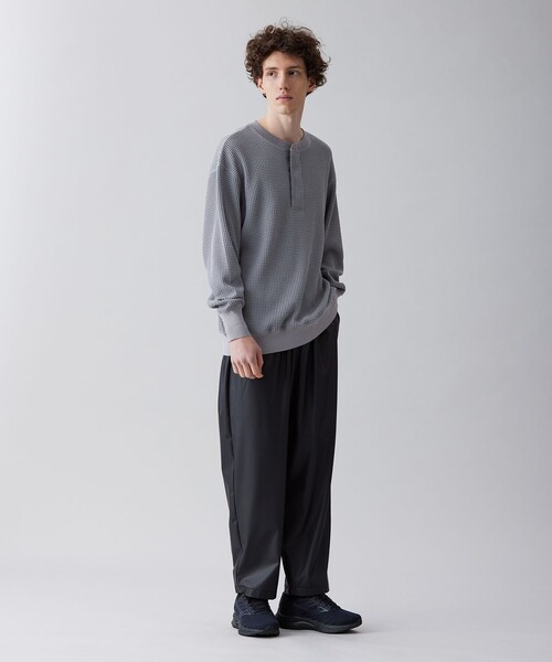 UNFILO(アンフィーロ)の「イージーケア ワッフル ヘンリーネック(Tシャツ/カットソー・メンズ・ライトグレー系/ブラック系・X-LARGE/LARGE/MEDIUM/SMALL)」の3枚目の写真
