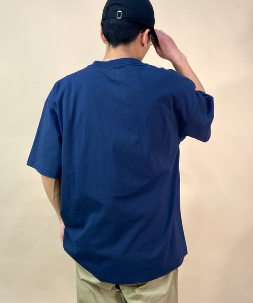 VANS（バンズ）の「【ムラサキスポーツ別注】VANS/バンズ カレッジロゴT ロゴプリント/ルーズシルエット アメカジ風 クルーネックTシャツ/M VANS Logo Big TEE/123R1010623（Tシャツ/カットソー・メンズ・グレー/ネイビー/ホワイト・L/XL/M）」の18枚目の写真