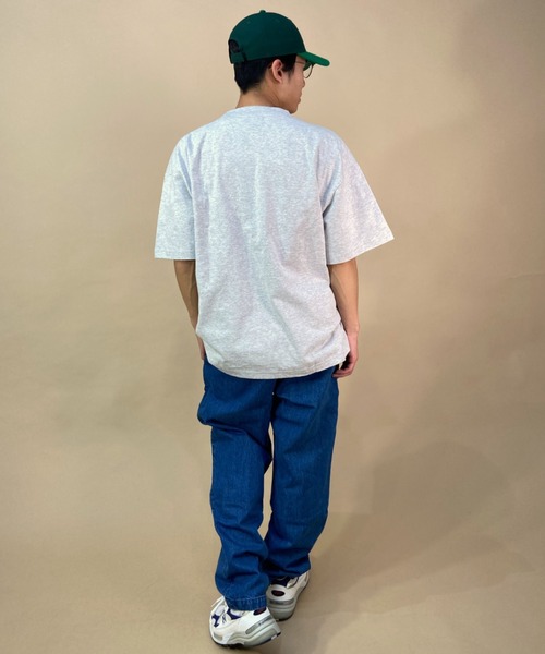 VANS（バンズ）の「【ムラサキスポーツ別注】VANS/バンズ カレッジロゴT ロゴプリント/ルーズシルエット アメカジ風 クルーネックTシャツ/M VANS Logo Big TEE/123R1010623（Tシャツ/カットソー・メンズ・グレー/ネイビー/ホワイト・L/XL/M）」の14枚目の写真