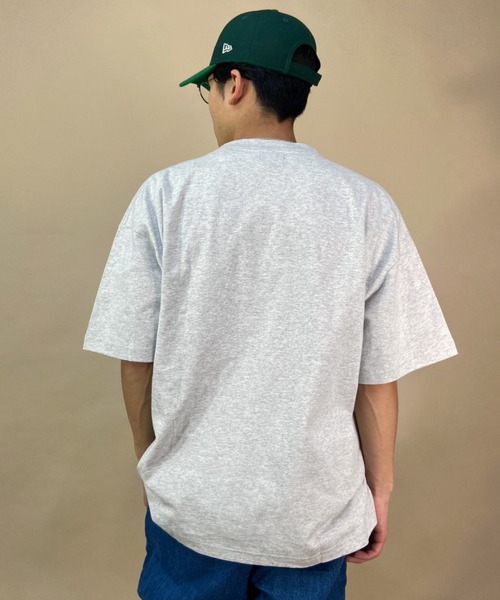 VANS（バンズ）の「【ムラサキスポーツ別注】VANS/バンズ カレッジロゴT ロゴプリント/ルーズシルエット アメカジ風 クルーネックTシャツ/M VANS Logo Big TEE/123R1010623（Tシャツ/カットソー・メンズ・グレー/ネイビー/ホワイト・L/XL/M）」の11枚目の写真