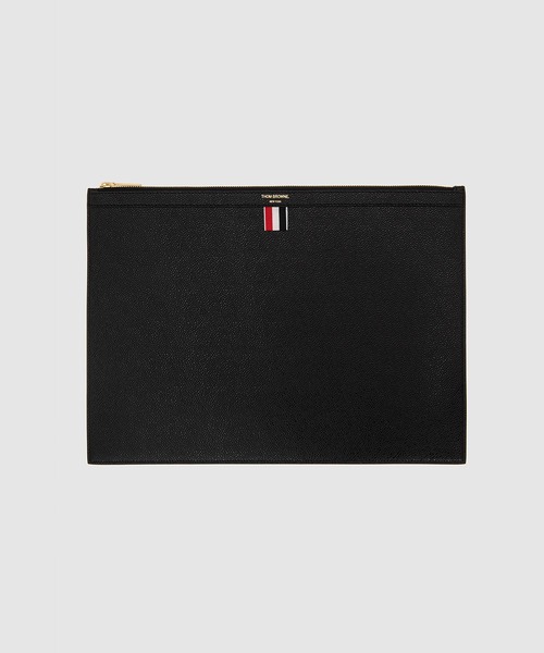 THOM BROWNE（トムブラウン）の「LARGE ZIPPER LAPTOP HOLDER (39X28CM