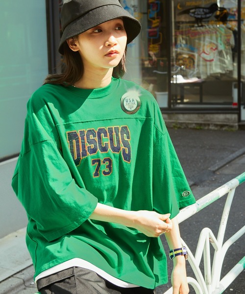 DISCUS ATHLETIC（ディスカス　アスレチック）の「DISCUS ATHLETIC/ディスカス アスレチック ヴィンテージライクデザイン オーバーサイズフットボール半袖Tシャツ（Tシャツ/カットソー・メンズ・スミクロ/イエロー/ホワイト/オートミール/ブラック/グリーン・M/L）」の5枚目の写真