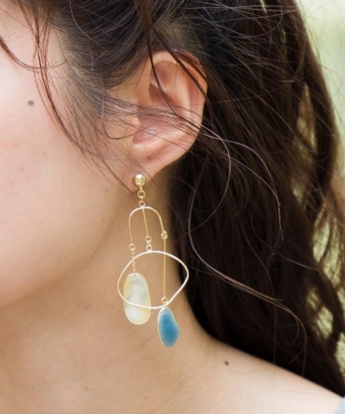 The Rule(ザルール)の「The Rule ザルール : See saw pieced earring : シーソー ピアス(ピアス(両耳用)・レディース・ブルー/グリーン/ブラウン・FREE)」の3枚目の写真