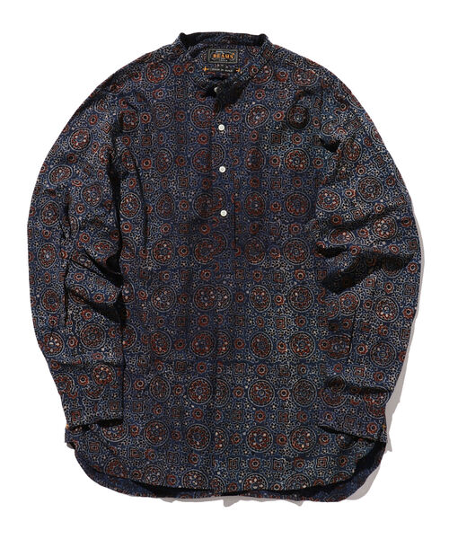 BEAMS PLUS（ビームスプラス）の「BEAMS PLUS / アジュラック プリント バンドカラー プルオーバー シャツ（シャツ/ブラウス・メンズ・ブルー/ブラック・L/M/S）」の2枚目の写真