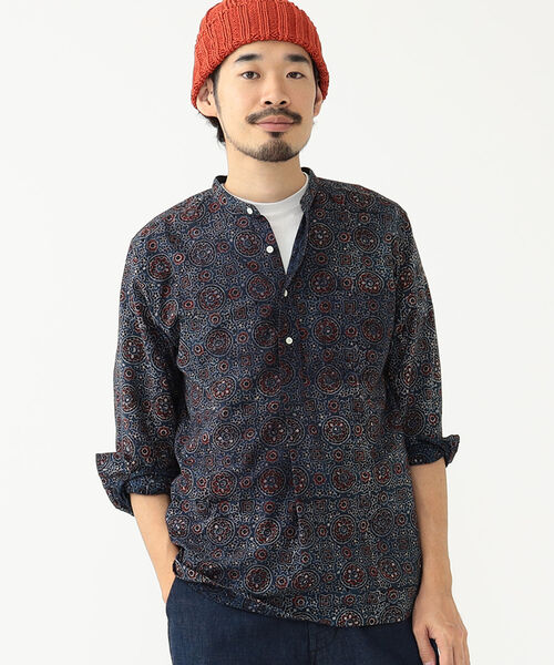 BEAMS PLUS（ビームスプラス）の「BEAMS PLUS / アジュラック プリント バンドカラー プルオーバー シャツ（シャツ/ブラウス・メンズ・ブルー/ブラック・L/M/S）」の6枚目の写真