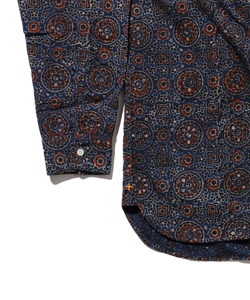 BEAMS PLUS（ビームスプラス）の「BEAMS PLUS / アジュラック プリント バンドカラー プルオーバー シャツ（シャツ/ブラウス・メンズ・ブルー/ブラック・L/M/S）」の14枚目の写真