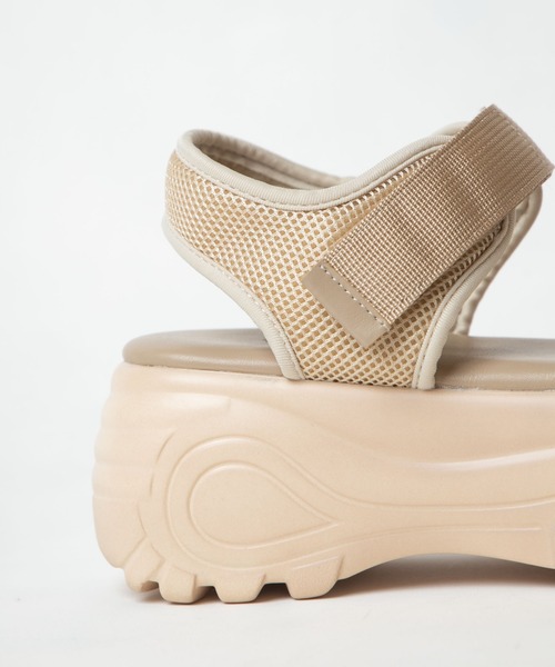 WEGO（ウィゴー）の「WEGO/ベルトスポーツサンダル（サンダル・レディース・ブラック/ライトベージュ/ホワイト・MEDIUM/LARGE）」の9枚目の写真