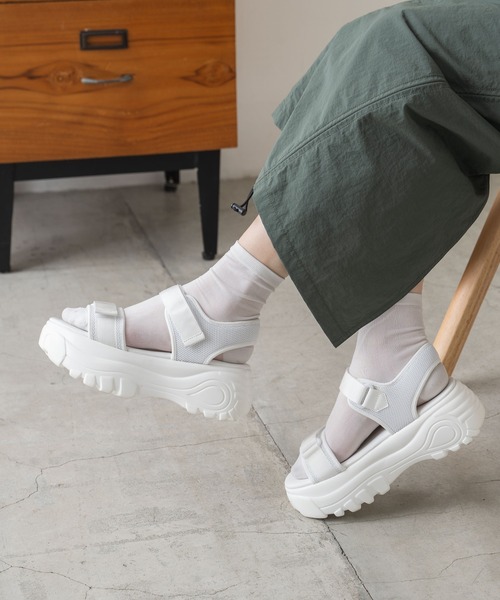 WEGO（ウィゴー）の「WEGO/ベルトスポーツサンダル（サンダル・レディース・ブラック/ライトベージュ/ホワイト・MEDIUM/LARGE）」の18枚目の写真