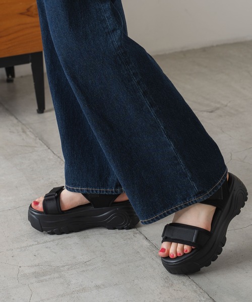 WEGO（ウィゴー）の「WEGO/ベルトスポーツサンダル（サンダル・レディース・ブラック/ライトベージュ/ホワイト・MEDIUM/LARGE）」の20枚目の写真