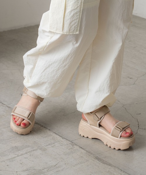 WEGO（ウィゴー）の「WEGO/ベルトスポーツサンダル（サンダル・レディース・ブラック/ライトベージュ/ホワイト・MEDIUM/LARGE）」の21枚目の写真