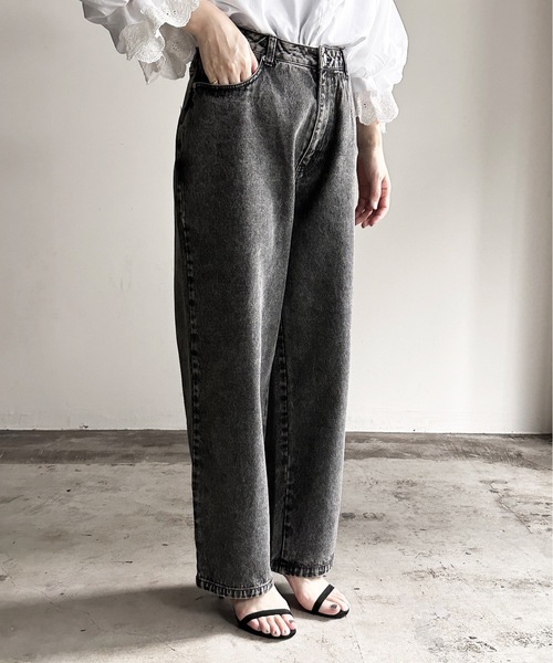 COMMON WARE（コモンウェアー）の「COMMONWARE:12ozデニムバギーパンツ（デニムパンツ・レディース・ブラック/ケミカルウォッシュ/ブラック系/ライトインディゴブルー/インディゴブルー・L/XL/M）」の3枚目の写真