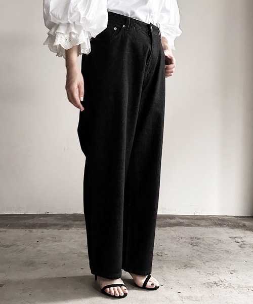 COMMON WARE（コモンウェアー）の「COMMONWARE:12ozデニムバギーパンツ（デニムパンツ・レディース・ブラック/ケミカルウォッシュ/ブラック系/ライトインディゴブルー/インディゴブルー・L/XL/M）」の6枚目の写真