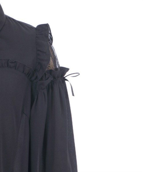 axes femme POETIQUE（アクシーズファムポエティック）の「肩レースデザインフリルブラウス（シャツ/ブラウス・レディース・サックスブルー系/キナリ/ブラック・MEDIUM）」の7枚目の写真