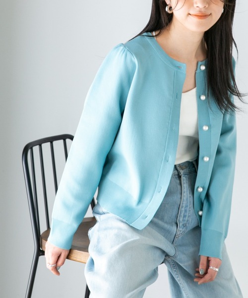 NANO universe（ナノユニバース）の「LB.04/ライトスポンディッシュパールボタンカーディガン（カーディガン/ボレロ・レディース・ホワイト/サックスブルー/その他1/その他2/ダークネイビー・FREE）」の2枚目の写真