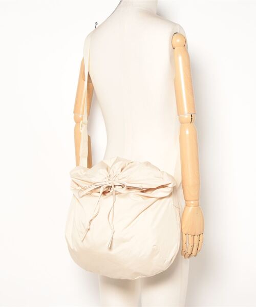 florist（フローリスト）の「【2WAY】ユニセックス ドローストリングショルダーバッグ/トートバッグ（ショルダーバッグ・レディース・ブラック/オフホワイト/ブラウン/グリーン・FREE）」の18枚目の写真