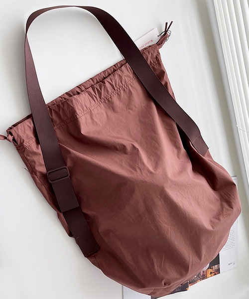 florist（フローリスト）の「【2WAY】ユニセックス ドローストリングショルダーバッグ/トートバッグ（ショルダーバッグ・レディース・ブラック/オフホワイト/ブラウン/グリーン・FREE）」の10枚目の写真