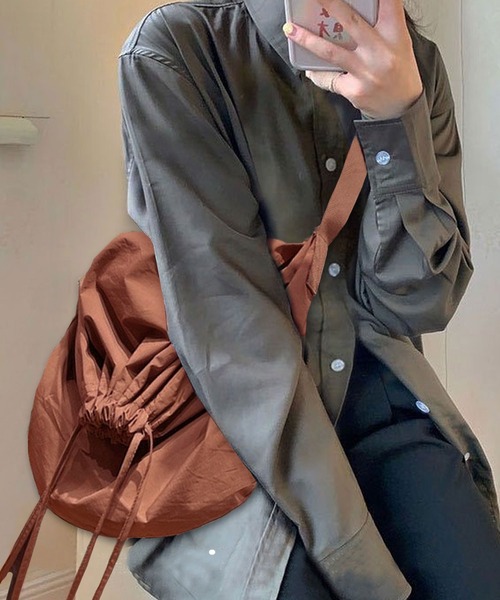 florist（フローリスト）の「【2WAY】ユニセックス ドローストリングショルダーバッグ/トートバッグ（ショルダーバッグ・レディース・ブラック/オフホワイト/ブラウン/グリーン・FREE）」の5枚目の写真