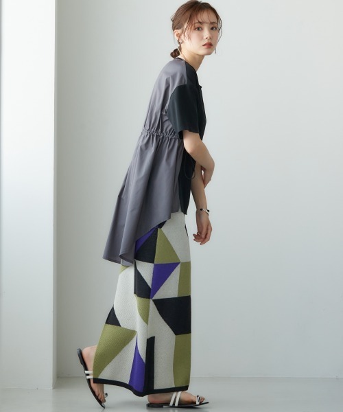 miclat（ミクラ）の「大きいサイズ　異素材切替サイドコードTシャツ　miclat（Tシャツ/カットソー・レディース・ブラック系/ホワイト系・5L/LL/3L/L/4L）」の11枚目の写真