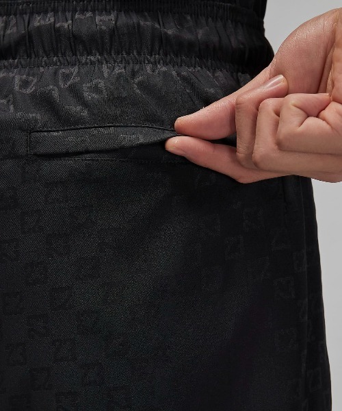JORDAN BRAND(ジョーダンブランド)の「NIKE JORDAN ESS STMT DMND AOJ SHORT FN0770-010(その他パンツ・メンズ・ブラック・SMALL/MEDIUM/LARGE/X-LARGE)」の3枚目の写真