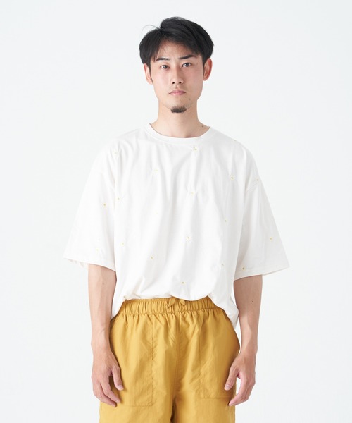 CORISCO（コリスコ）の「花柄刺繍 半袖BIG TEE(M1)（Tシャツ/カットソー・メンズ・ブルー/レッド/ブラック/ライトグレー/グリーン/ホワイト・LARGE/X-LARGE/MEDIUM）」の3枚目の写真