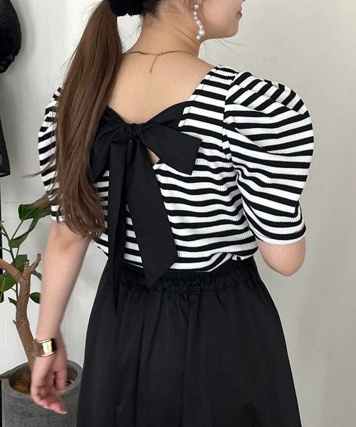 prose verse（プロズヴェール）の「バックリボンパワショルリブトップス（Tシャツ/カットソー・レディース・ホワイト系1/ブラック/オフホワイト・ﾌﾘ-）」の2枚目の写真