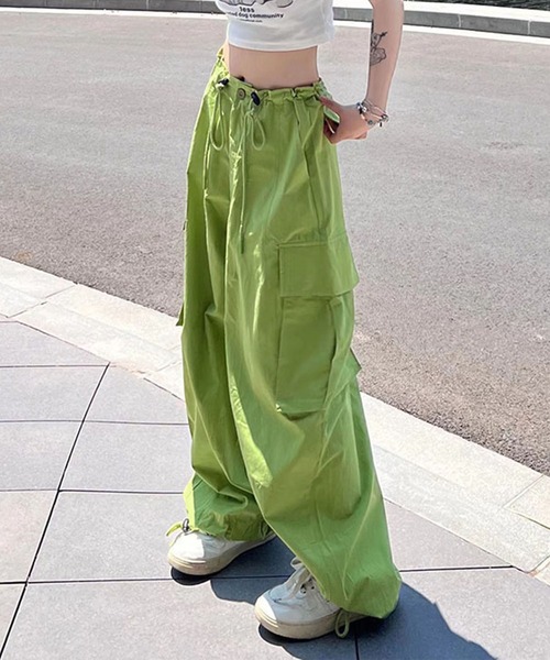 me+em select（ミームセレクト）の「※※【 ２WAY ／３SIZE 】ドローストリングボリュームワイドカーゴパンツ（カーゴパンツ・レディース・ブラック/ホワイト/グリーン・LARGE/MEDIUM/SMALL）」の13枚目の写真