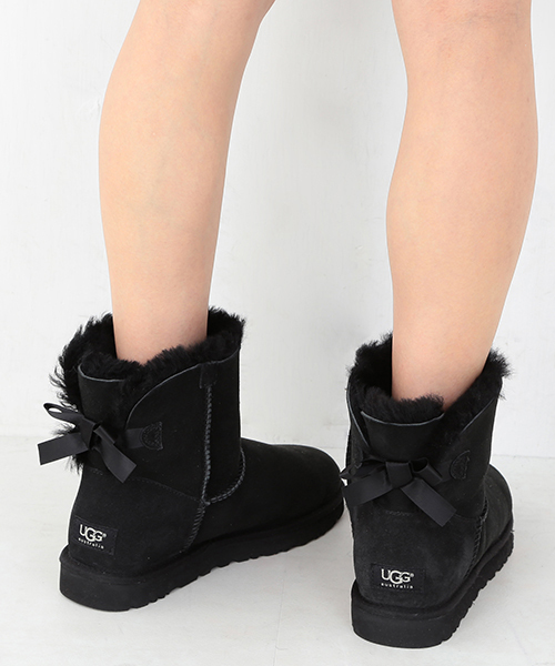 Ray BEAMS（レイビームス）の「UGG Australia / ミニ　"BaileyBow" ブーツ（ブーツ・レディース・ブラック/ライトブラウン・6/8/7/5）」の18枚目の写真