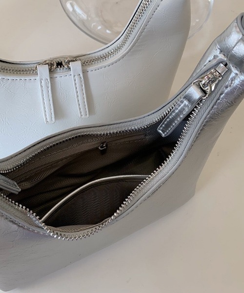 wears(ウェアーズ)の「エナメル ミニワンハンドルバッグ(ハンドバッグ・レディース・シルバー/ホワイト/ブラック・FREE)」の16枚目の写真