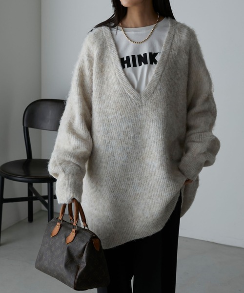 Anss.me（アンスミー）の「【Anss.me】モヘアライクニットルーズVネックプルオーバー（ニット/セーター・レディース・ブラック/カーキ/アイボリー・FREE）」の6枚目の写真