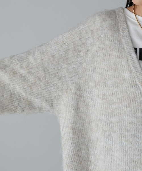 Anss.me（アンスミー）の「【Anss.me】モヘアライクニットルーズVネックプルオーバー（ニット/セーター・レディース・ブラック/カーキ/アイボリー・FREE）」の21枚目の写真