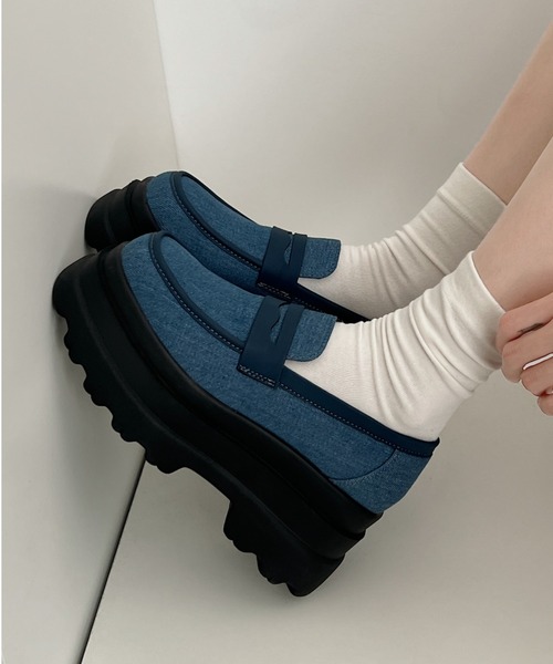 Shoes in Closet（シューズインクローゼット）の「厚底トリプルソール ボリューム コインローファー 6318/2447/2433（ローファー・レディース・その他/ブラック/ホワイト/ブラック系その他/ブラック×ホワイト/ダークブラウン・S/LL/L/M）」の6枚目の写真