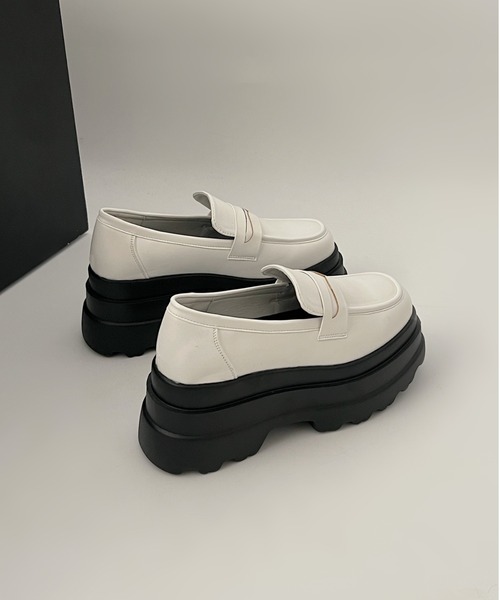 Shoes in Closet（シューズインクローゼット）の「厚底トリプルソール ボリューム コインローファー 6318/2447/2433（ローファー・レディース・その他/ブラック/ホワイト/ブラック系その他/ブラック×ホワイト/ダークブラウン・S/LL/L/M）」の17枚目の写真