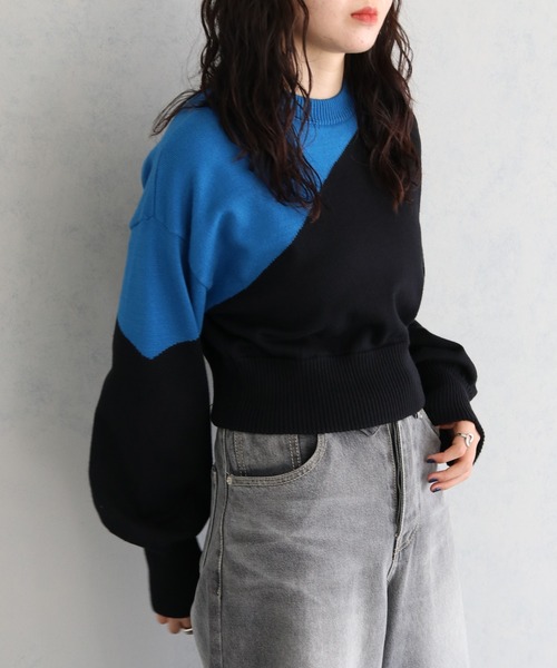 cheriella(シェリエラ)の「【cheriella】WEB限定ショート丈バイカラーインターシャニット WEB LIMITED SHORT BI-COLOR INTARSIA KNIT(ニット/セーター・レディース・ブルー/ブラック/チャコールグレー・M)」の3枚目の写真