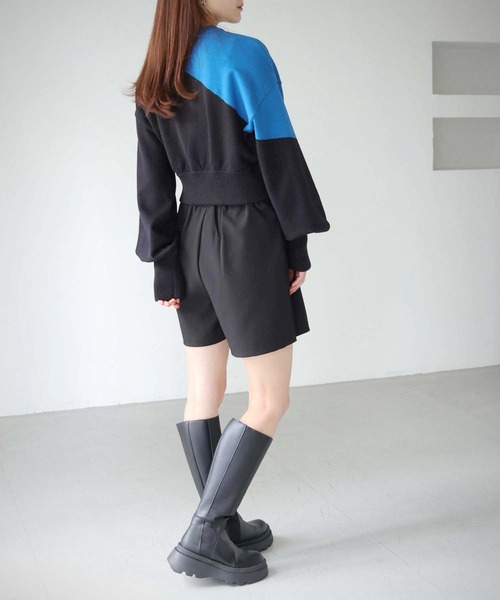 cheriella(シェリエラ)の「【cheriella】WEB限定ショート丈バイカラーインターシャニット WEB LIMITED SHORT BI-COLOR INTARSIA KNIT(ニット/セーター・レディース・ブルー/ブラック/チャコールグレー・M)」の5枚目の写真