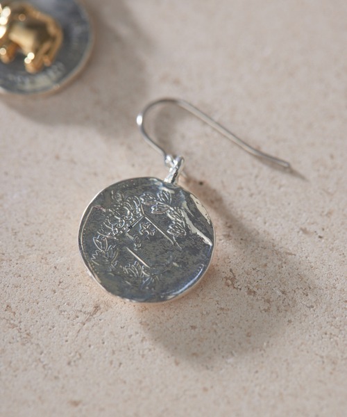 ear PAPILLONNER（イアパピヨネ）の「象コインピアス（ピアス（片耳用）・レディース・シルバー×ゴールド・FREE）」の4枚目の写真