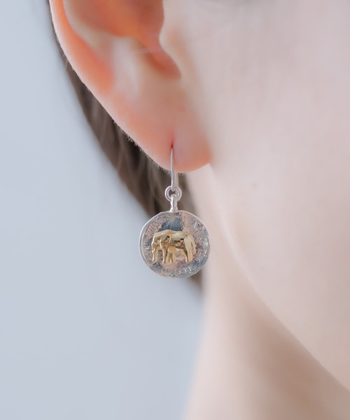 ear PAPILLONNER（イアパピヨネ）の「象コインピアス（ピアス（片耳用）・レディース・シルバー×ゴールド・FREE）」の5枚目の写真