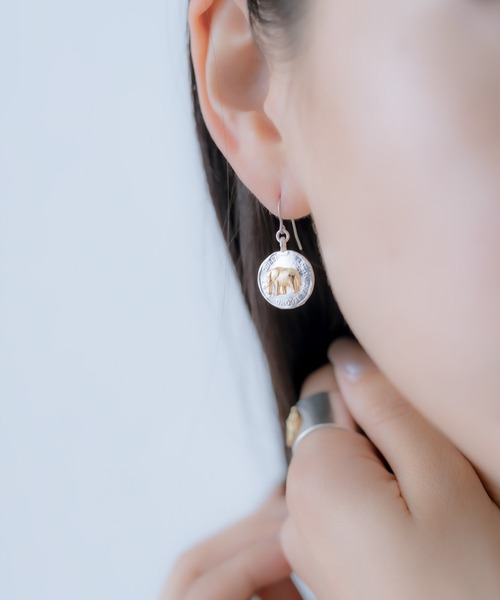 ear PAPILLONNER（イアパピヨネ）の「象コインピアス（ピアス（片耳用）・レディース・シルバー×ゴールド・FREE）」の8枚目の写真