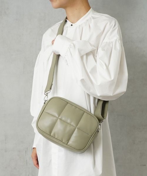 Actually(アクチュアリー)の「3WAY フェイクレザー キルトショルダーバッグ(ショルダーバッグ・レディース・グリーン/ブラック/アイボリー・フリー)」の3枚目の写真