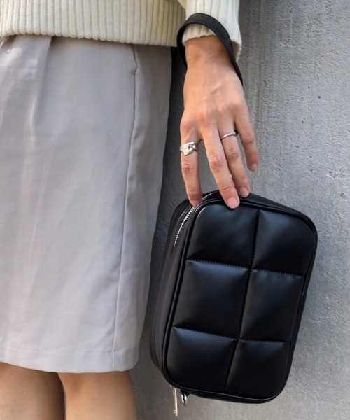 Actually(アクチュアリー)の「3WAY フェイクレザー キルトショルダーバッグ(ショルダーバッグ・レディース・グリーン/ブラック/アイボリー・フリー)」の7枚目の写真