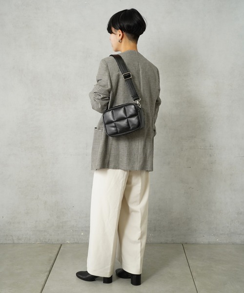 Actually(アクチュアリー)の「3WAY フェイクレザー キルトショルダーバッグ(ショルダーバッグ・レディース・グリーン/ブラック/アイボリー・フリー)」の16枚目の写真